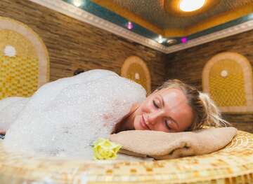 RELAXING HAMMAM